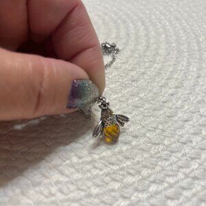 Whimsical TOPAZ CRYSTAL & SILVER BEE Pendant/Chain #198D